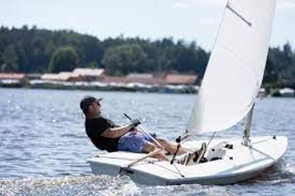 Bungalow Direkt Am See, Mit Eigenem Boot Roding Exteriör bild