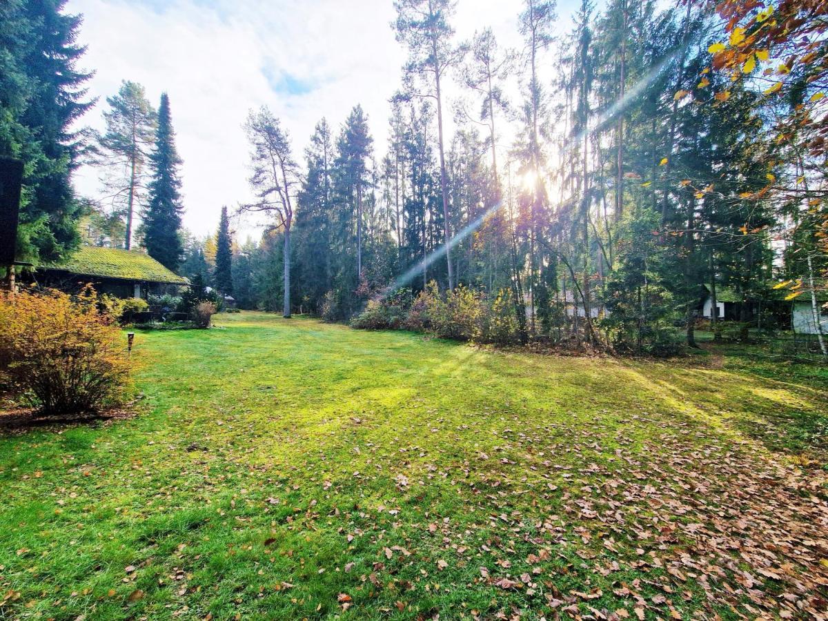 Bungalow Direkt Am See, Mit Eigenem Boot Roding Exteriör bild