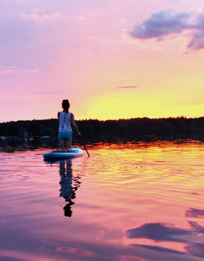 Bungalow Direkt Am See, Mit Eigenem Boot Roding Exteriör bild