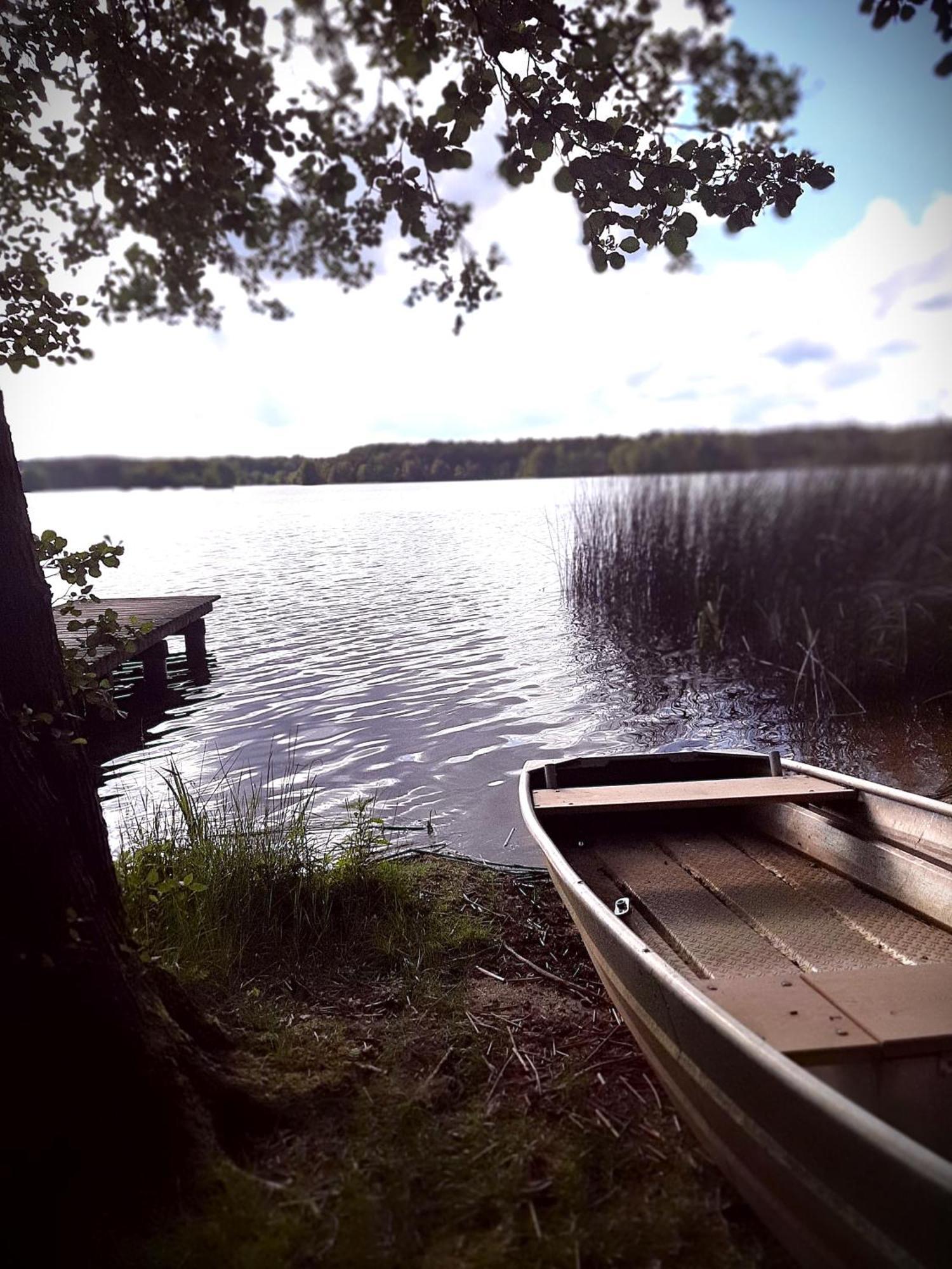 Bungalow Direkt Am See, Mit Eigenem Boot Roding Exteriör bild