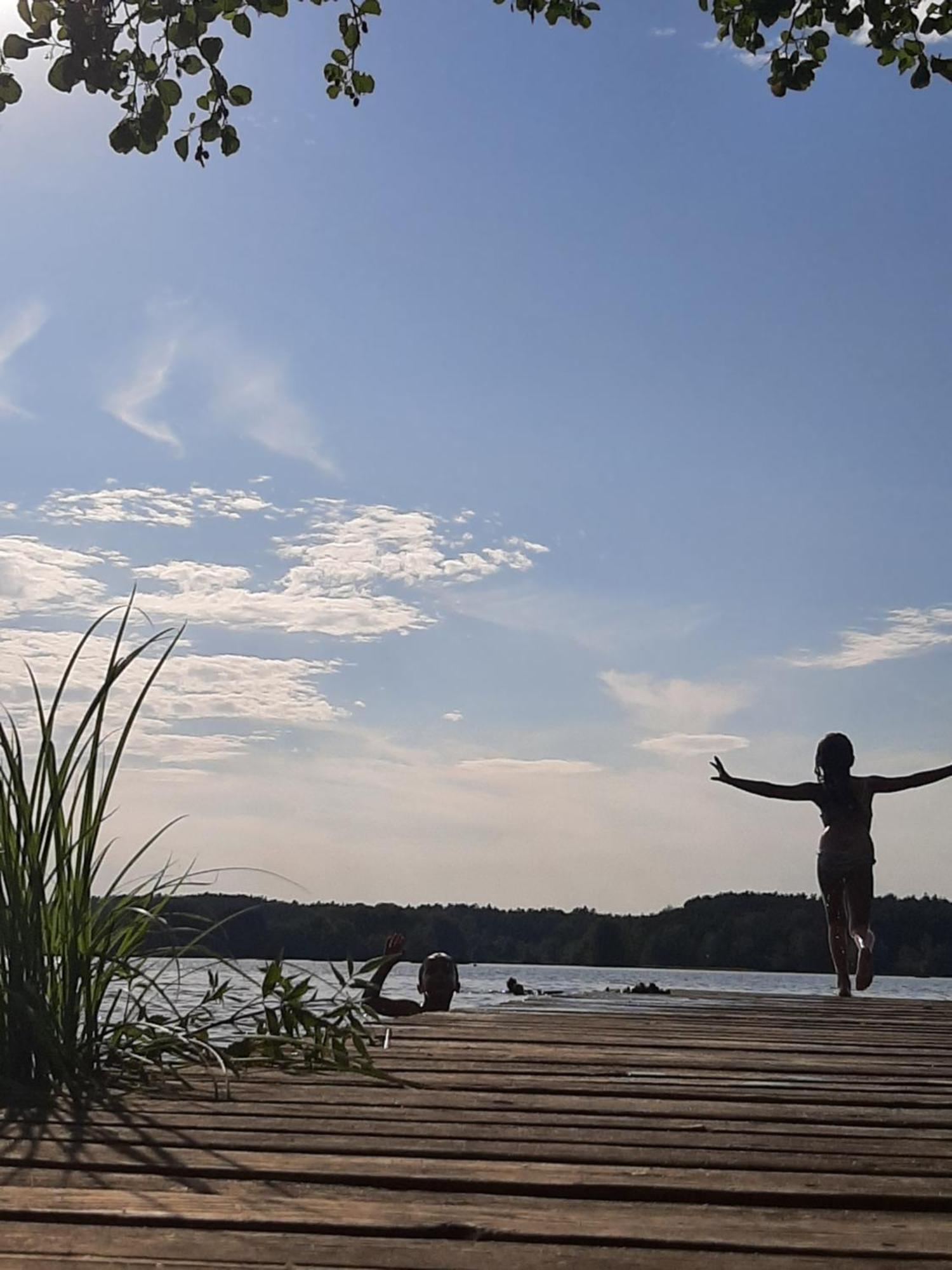 Bungalow Direkt Am See, Mit Eigenem Boot Roding Exteriör bild
